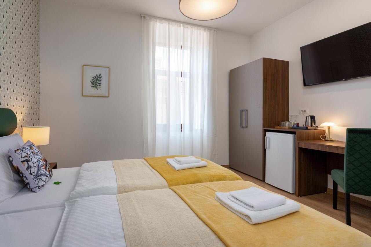 Aurora Rooms Pula Exterior foto